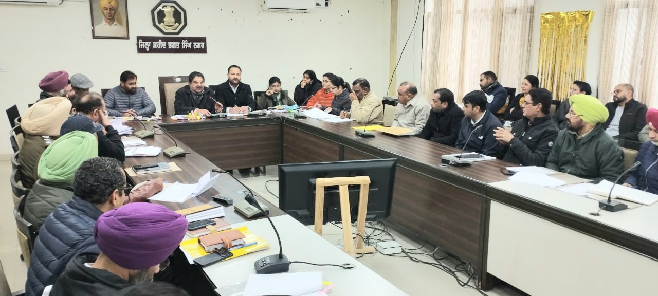 The Deputy Commissioner reviewed the progress of the work done by the District Employment and Business Bureau